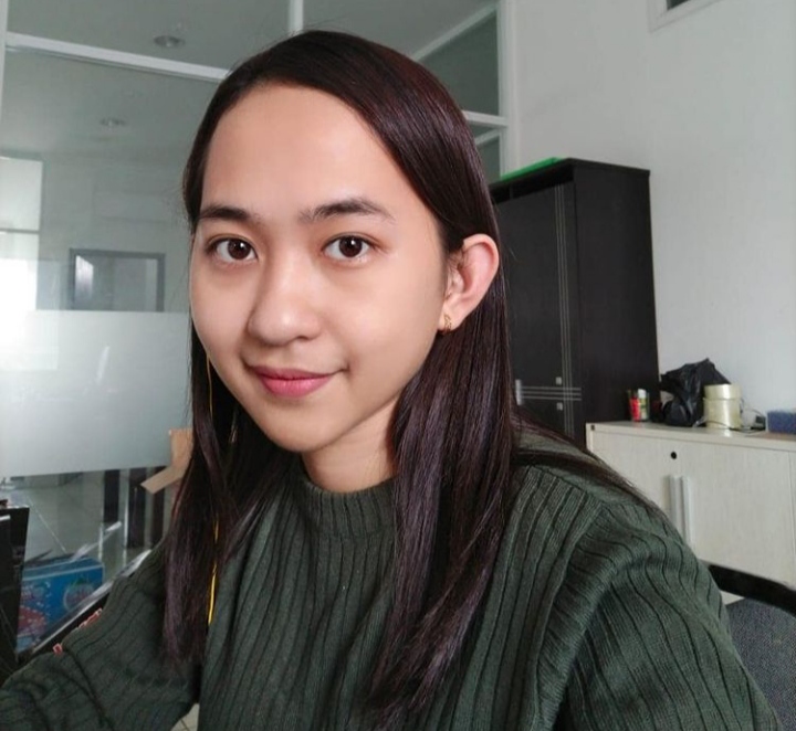 Azizah Qodir, Pemandu Teksi Online